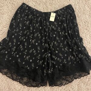 Aerie Black Floral Lace Top